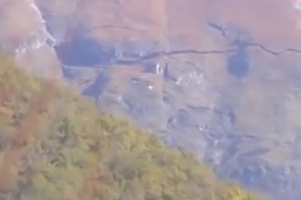(VIDEO) ZASTRAŠUJUĆI SNIMAK ZEMLJOTRESA U ITALIJI: Planine pucale kao da su od stakla!