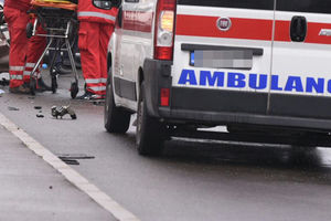 NESREĆA U BLACU: Kolima udario motoristu nasred raskrsnice