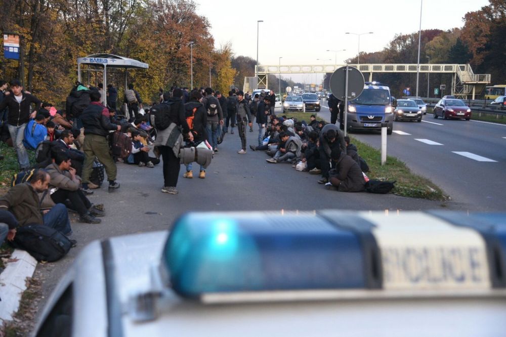RACIJA NA VOŽDOVCU: Policija pronašla 20 migranata i uhapsila vlasnika kuće