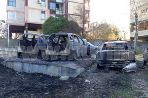 (KURIR TV) HAOS U BEOGRADU USRED NOĆI: Izgorelo 6 automobila na 3 različite lokacije, 2 uhapšena