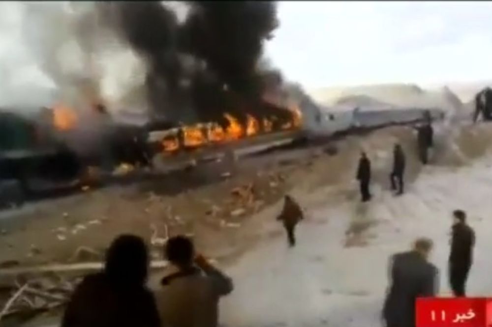 (VIDEO) LJUDI VRIŠTALI U ZAPALJENOM VOZU: 36 mrtvih, stotina povređenih u sudaru vozova u Iranu