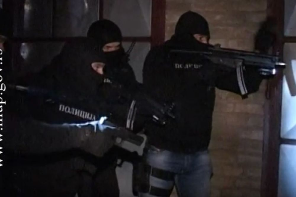 (VIDEO) SPECIJALCI UPALI USRED NOĆI: Pogledajte kako je pala najjača kriminalna grupa u Vojvodini!
