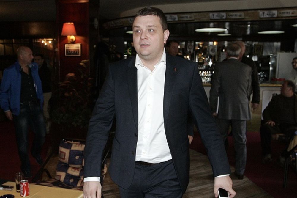 (FOTO) UHAPŠEN MILOŠ VAZURA: Direktor Partizana priveden zbog pištolja, danas na saslušanju!
