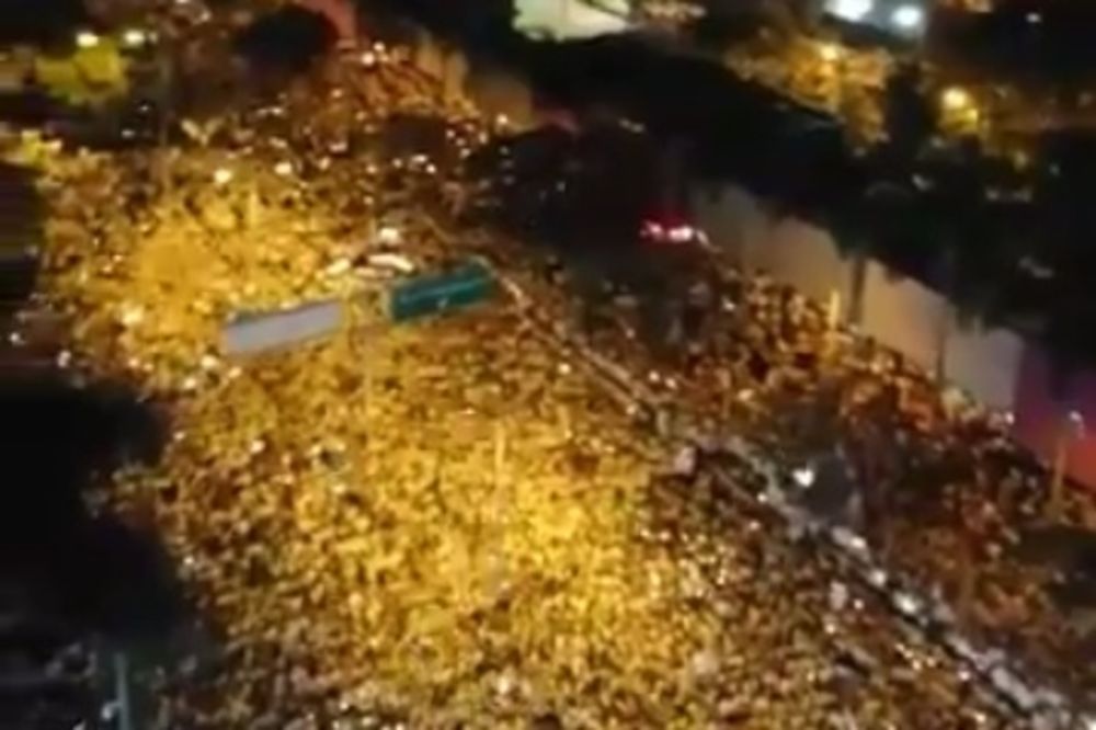 (VIDEO) TUGA BOŽIJA: 100.000 ljudi ostalo ispred stadiona da oda poštu poginulim fudbalerima