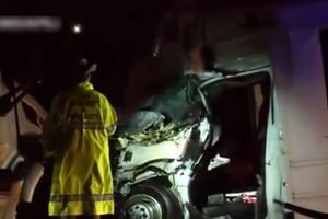(VIDEO) KAMION ULETEO U AUTOBUS SA ČIRLIDERSICAMA: Jedna žena mrtva, sedam devojčica povređeno