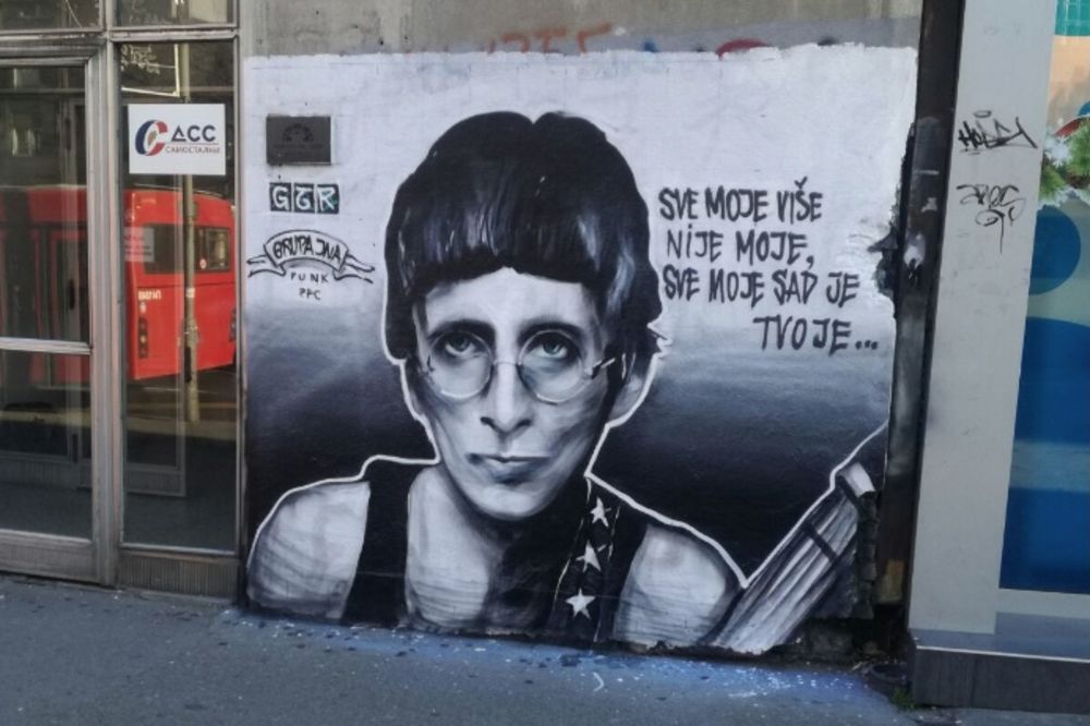 (FOTO) OD GROBARA S LJUBAVLJU: Osvanuo mural posvećen frontmenu grupe Električni orgazam