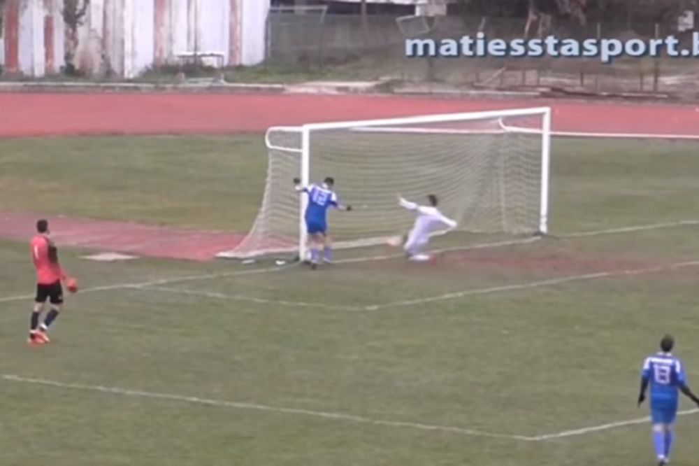 (VIDEO) LJUDI, NEĆETE VEROVATI: Pogledajte promašaj grčkog fudbalera koji se graniči s nemogućim