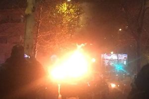 (VIDEO) ATENTAT U PODGORICI: Eksplodirao automobil, vozač  u plamenu istrčao iz kola pa se srušio!