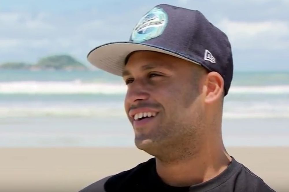 (VIDEO) SA 11 JE BIO NARKOMAN A ONDA JE UGLEDAO MORE: Nedavno je prodao sve i otišao da bude surfer