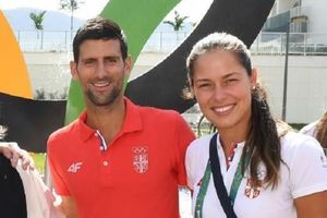 (FOTO) BILA JE NAPREDNA: Pogledajte, Ana Ivanović je imala jači biceps od Novaka Đokovića