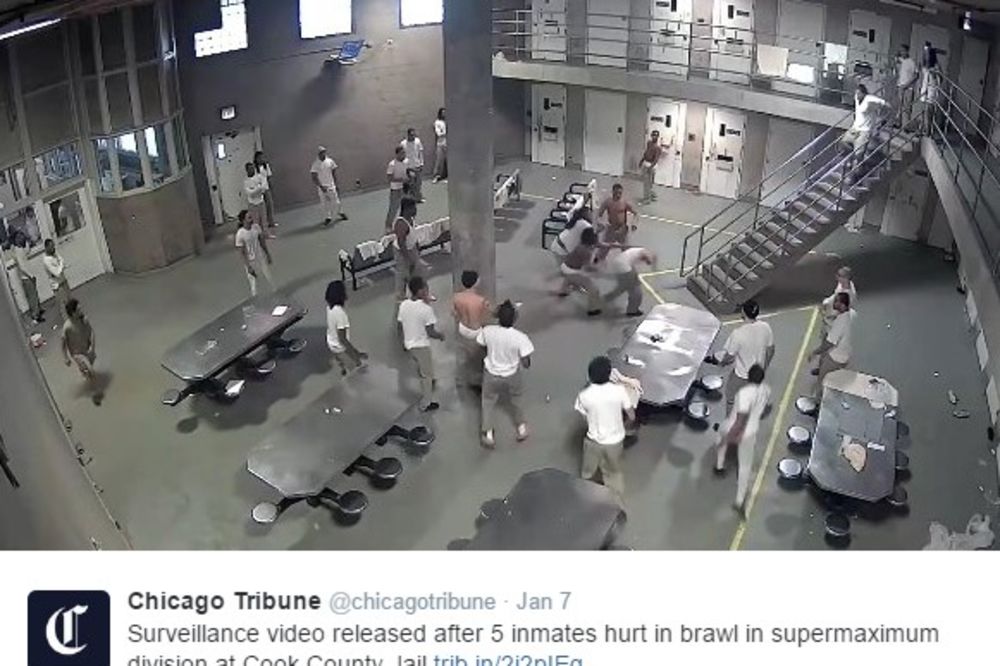 (VIDEO) ORUŽJE PRAVILI OD DELOVA INHALATORA: Procureo snimak nove tuče u čikaškom zatvoru!