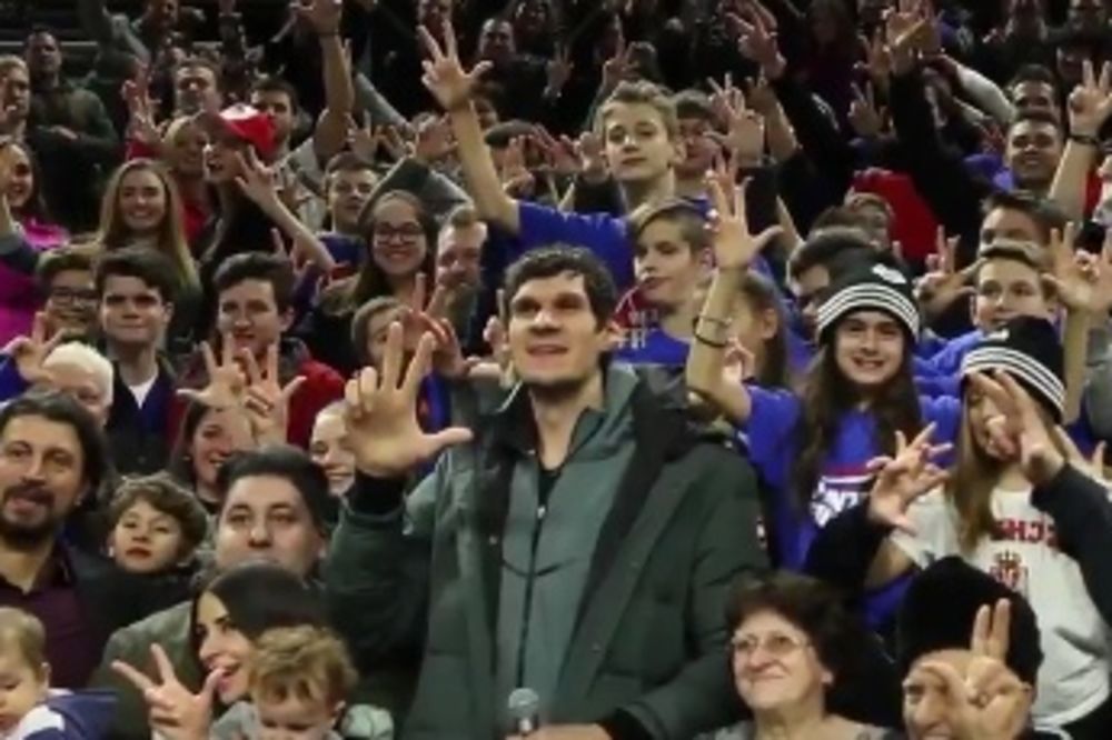 (VIDEO) SRBIN HIT U NBA: Boban Marjanović ugostio mlade košarkaše, a onda svi zaigrali kolo