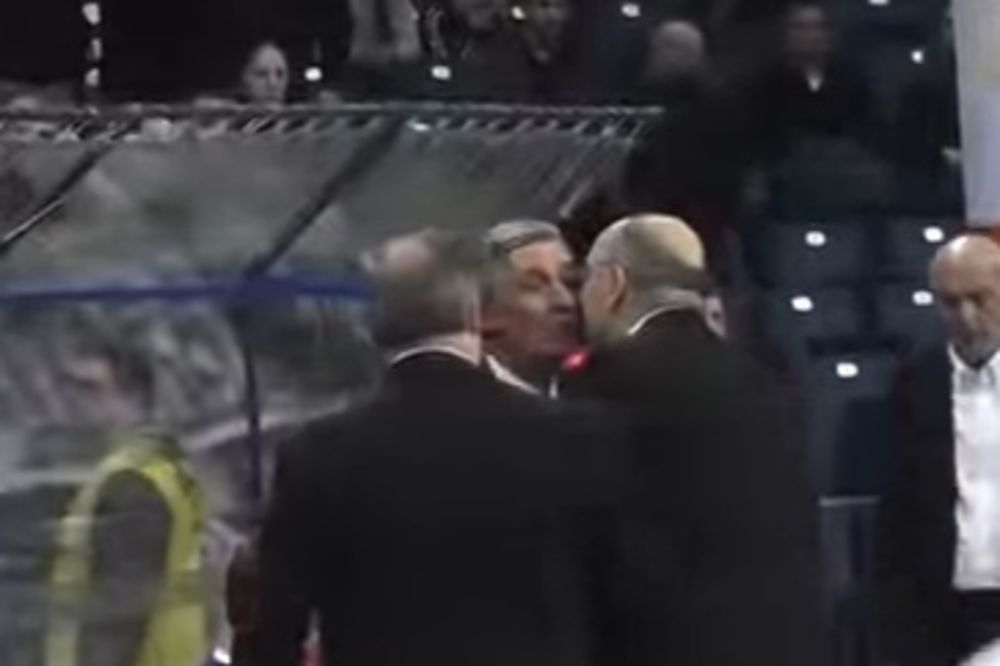 (VIDEO) DULE OBJASNIO: Evo kako je Vujošević reagovao kada su GROBARI vređali Svetislava Pešića