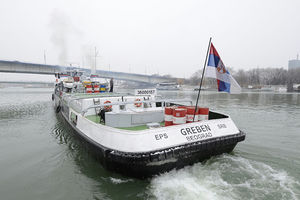 GREBEN OBAVIO ZADATAK: Razbijen led na Dunavu
