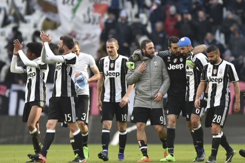 (VIDEO) SRBI SE NISU PROSLAVILI: Juventus lako pobedio Lacio, Džemaili srušio Mihin Torino