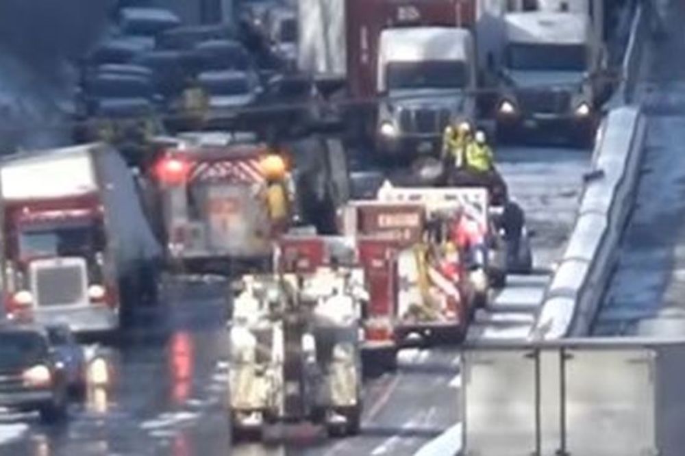 (VIDEO) KARAMBOL U PENSILVANIJI: Sudar 50 vozila, jedna osoba poginula!