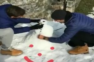 (VIDEO) PRAVI SNEŠKA BELIĆA SA BRATOM MARKOM: Evo kako se Novak Đoković zabavlja u snegu