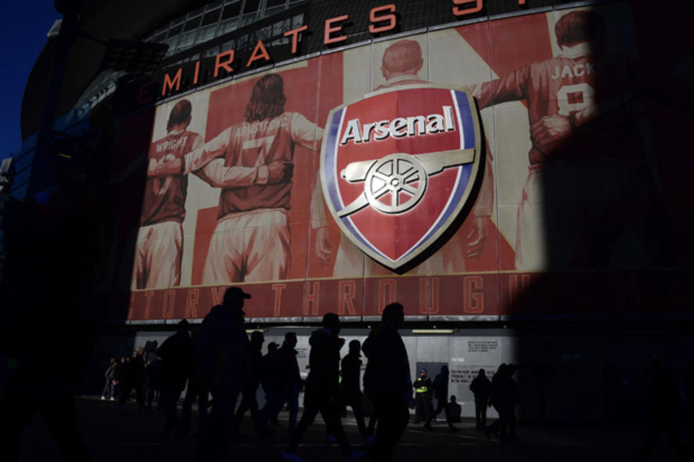 NUDI 1,1 MILIJARDU EVRA: Usmanov želi da otkupi akcije Arsenala od Krenkea