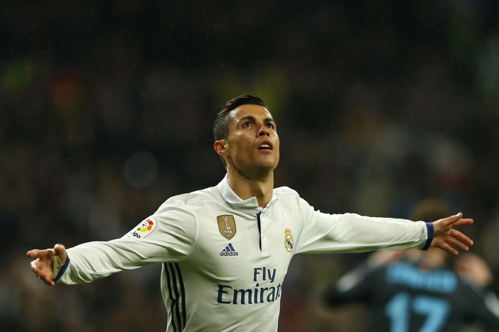 (VIDEO) NAPAD IZ VAZDUHA: Evo kako se Kristijano Ronaldo bori protiv dronova
