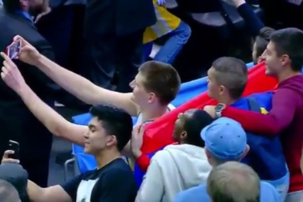 (VIDEO) ČOVEK IZ NARODA: Jokić razbio najbolji tim NBA lige pa slavio sa Srbima i trobojkom