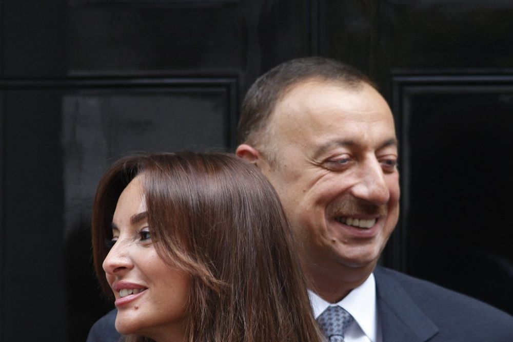 SAD MOŽE DA MENJA MUŽA I NA POSLU: Prva dama Azerbejdžana postala prva potpredsednica
