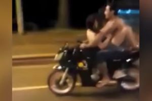 (VIDEO 18+) SEKS 200 NA SAT! Vodili ljubav na motoru pri punoj brzini!