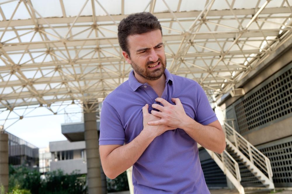 NE PANIČITE, NIJE UVEK SRCE: 5 najčešćih razloga bola u grudima!