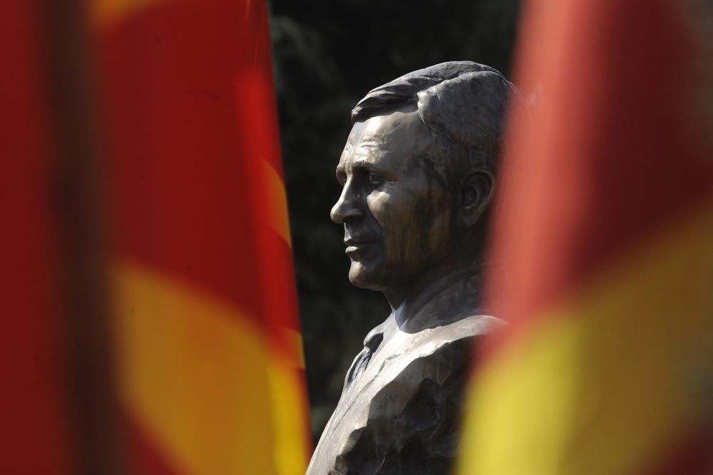 TADA JE POGINULO 9 LJUDI:  Makedonija obeležava godišnjicu pogibije Borisa Trajkovskog