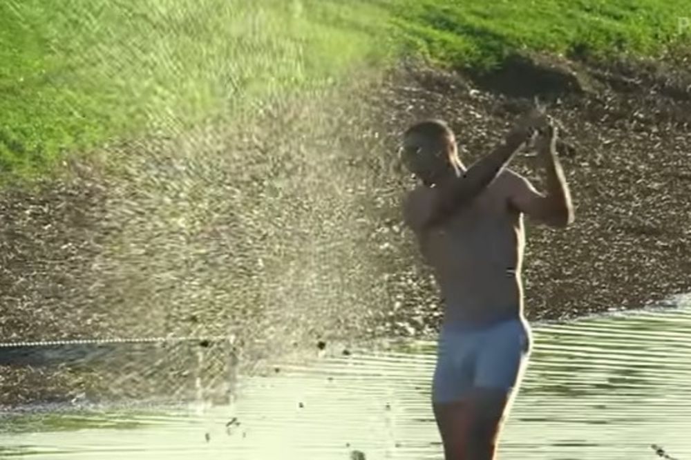 (VIDEO) MAJSTORE, ČUVAJ PALICU: Golfer se skinuo u gaće i ušao u vodu sa aligatorima zbog loptice