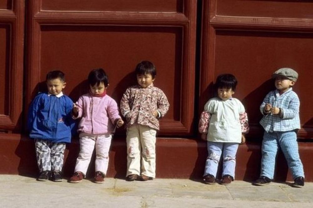 NEVEROVATAN PROBLEM U KINI: Porodice ne žele više od jednog deteta, vlada spremna da plati za drugo