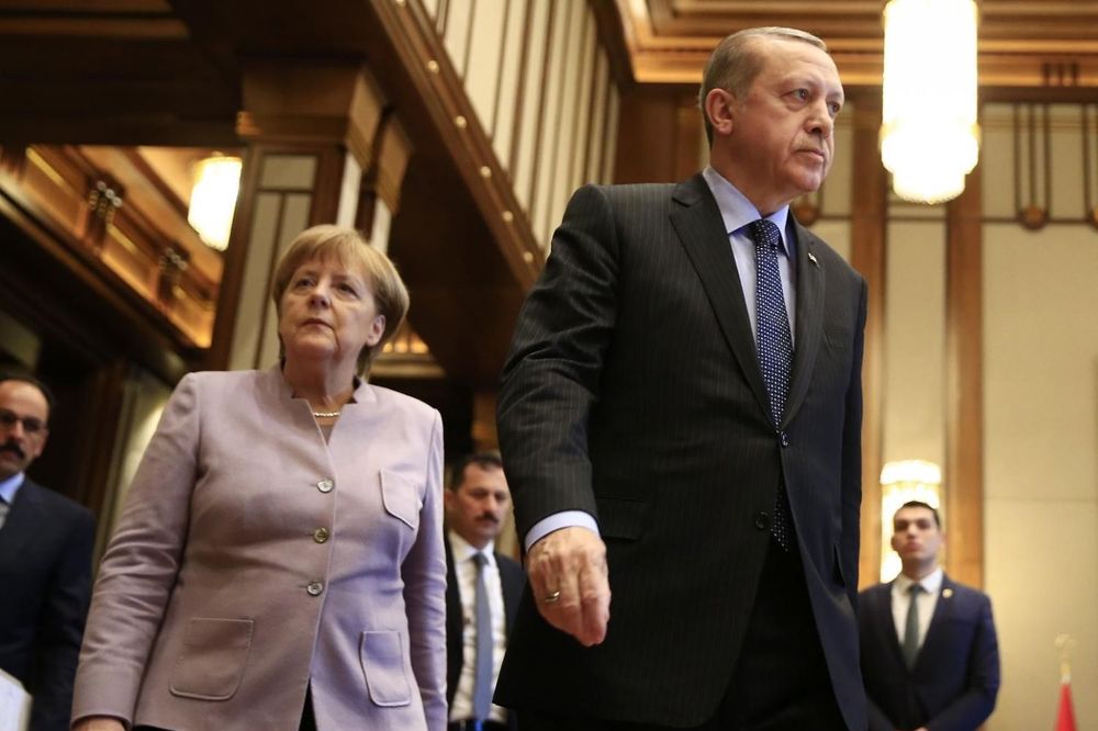 ERDOGAN OPLEO PO ANGELI ZBOG HOLANDIJE: Gospođo Merkel, vi podržavate teroriste!