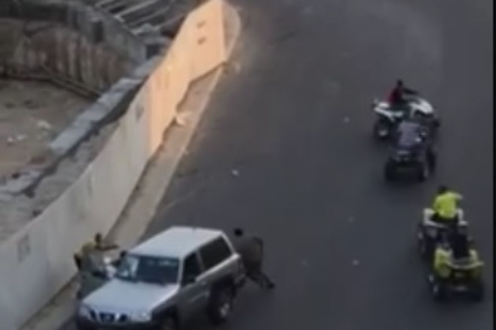 BRUTALAN NAPAD KVADOVIMA: Pogledajte kako ulična banda teroriše stanovnike saudijskog grada Džede