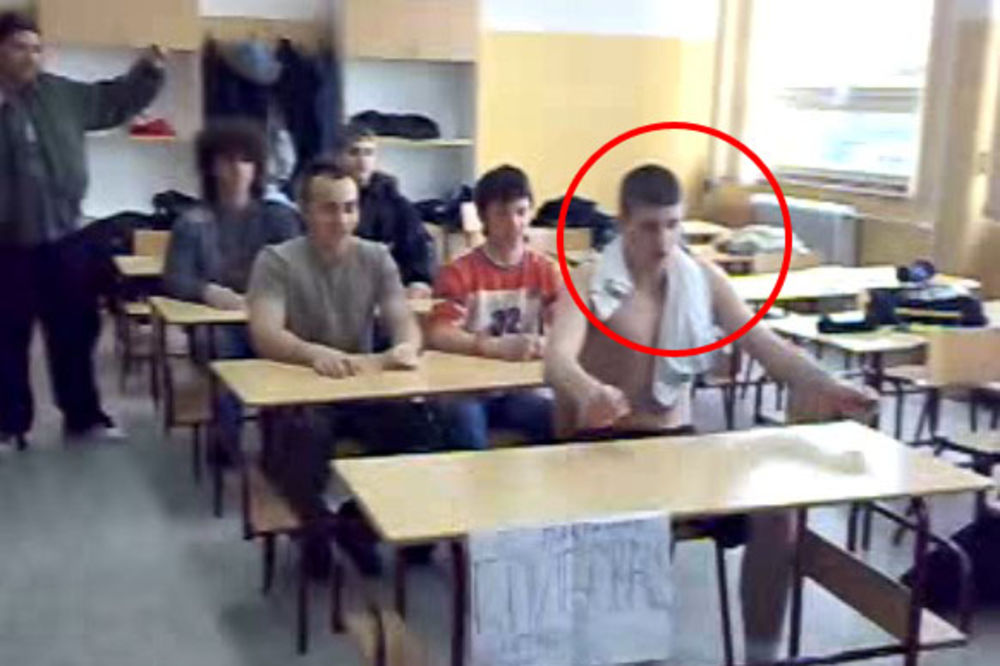 (VIDEO) URNEBESNI SNIMAK KOJI ĆE VAS NASMEJATI: Ovako je izgledao Beli u srednjoj školi!