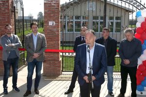 (FOTO) ŠARČEVIĆ U RUMI I IRIGU: Ministar posetio Srednju stručnu školu Borislav Mihajlović Mihiz
