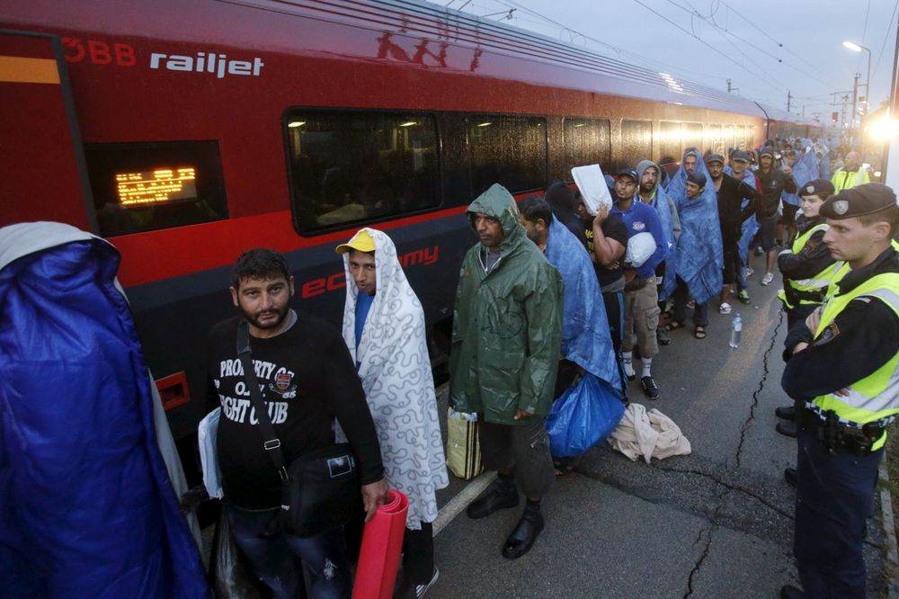 NIJE ZA BALKANCE: Austrija plaća 1.000 evra migrantima koji dobrovoljno odu kući