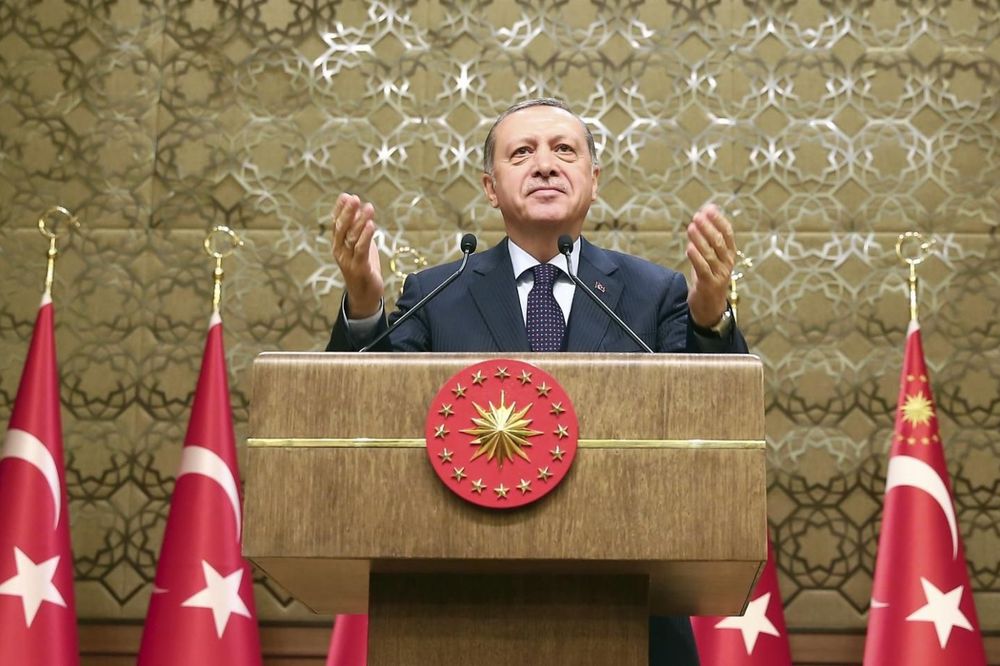 ERDOGANOV REFERENDUM: Turci biraju DA ili NE za još 12 godina vladavine modernog sultana