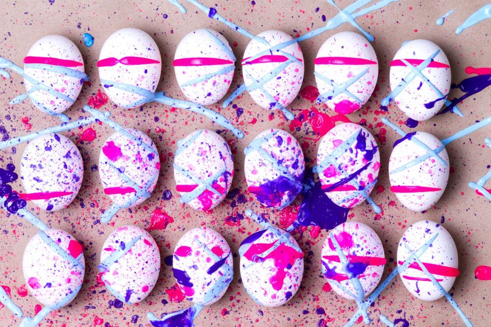 PEGAVA JAJA ZA USKRS: Nova ideja za farbanje jaja oduševljavaju decu