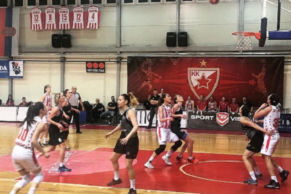 CRVENO-BELE POVELE U SERIJI: Košarkašice Zvezde po navici pobedile Partizan