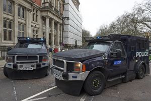 OVE ZVERI ČUVAĆE LONDON OD DŽIHADISTA: Prvi put na ulici vozila kojima bombe ne mogu ništa