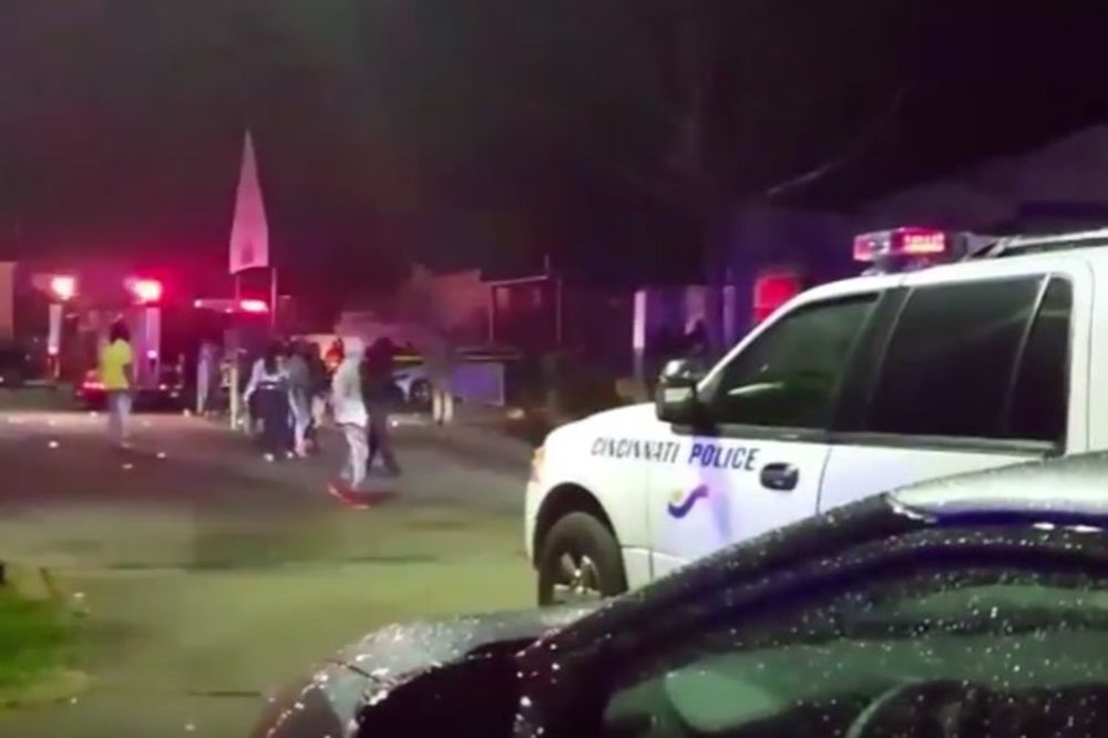(VIDEO) KRVAVI NAPAD U OHAJU: Uleteli u noćni klub i počeli da pucaju, 15 ranjeno, 1 osoba MRTVA