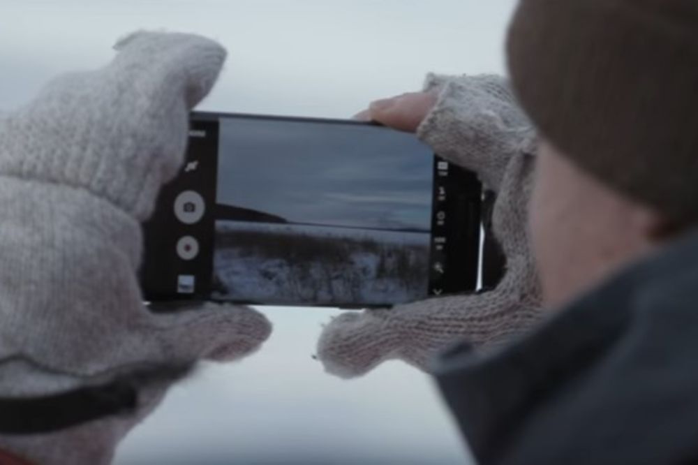 (VIDEO) OVAJ RUS JE POKAZAO ŠTA JE SNAGA VOLJE! Aleksandar pravi PRELEPE fotografije, iako je SLEP