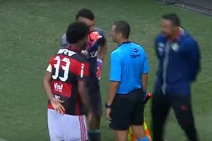 (VIDEO) SUDIJA ZA HOLIVUD: Glumio udarac, legendi Brazila dao crveni i svirao nepostojeći penal