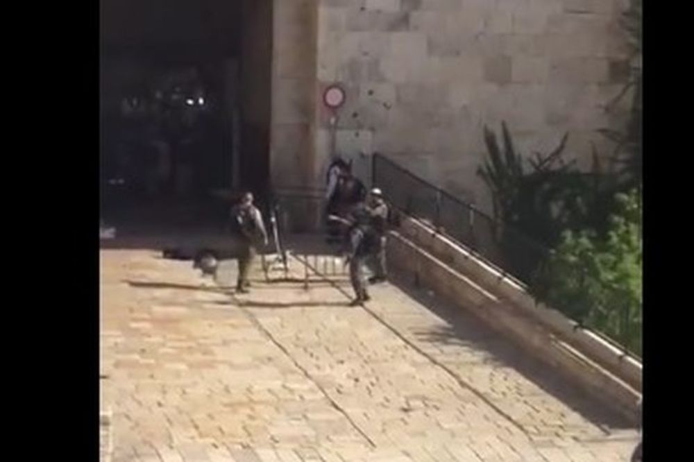 (VIDEO) PALESTINKA ŽELELA DA OSVETI SINA: Napala izraelske policajce oni je LIKVIDRALI