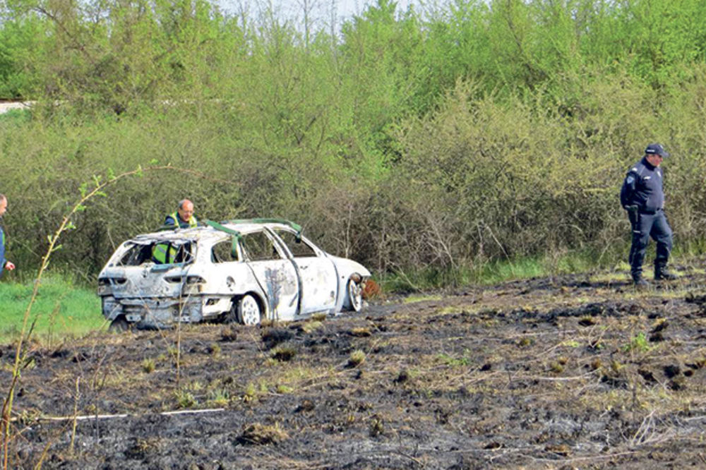 FILMSKA PLJAČKA U NIŠU: Oteli pet miliona, pa zapalili auto