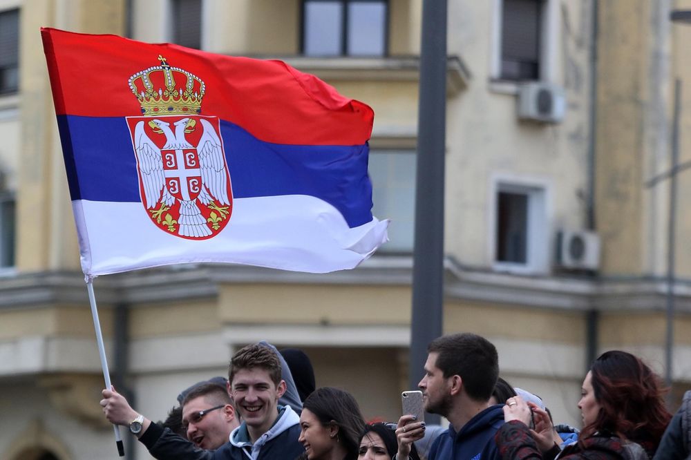 PROTESTI ODRŽANI ŠIROM SRBIJE Građani šetali u Novom Sadu, Nišu, Kragujevcu, Pančevu, Valjevu...
