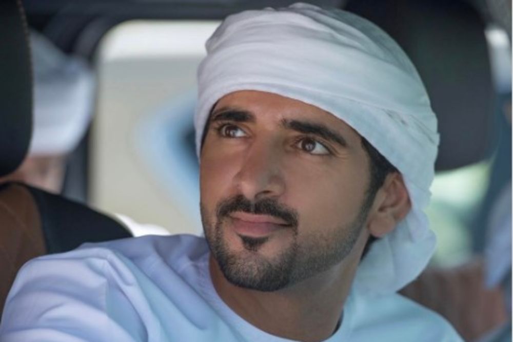 (FOTO) KUPA SE U NOVCU I TO NE KRIJE: Pogledajte život iz bajke princa Dubaija