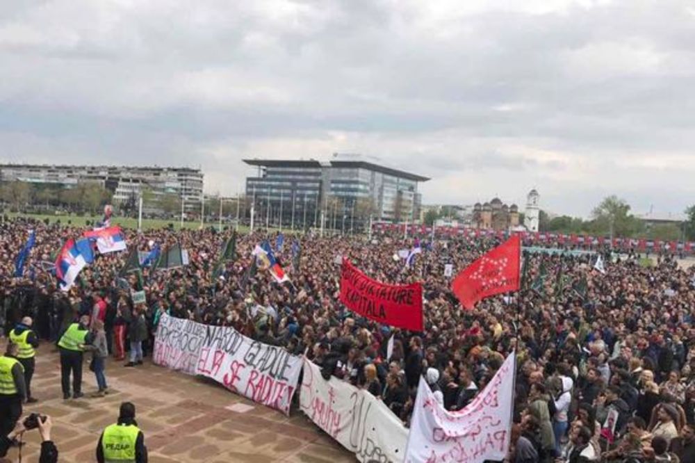 (FOTO) ŠESTI DAN PROTESTA STUDENTA I SINDIKATA: Ovo su NAJINTERESANTNIJI momenti