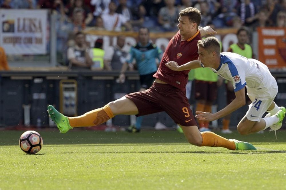 (VIDEO) BOSANAC BESNEO POSLE KIKSA ROME: Evo kako je Džeka iznerviralo pitanje o Juventusu