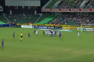 (VIDEO) KAO IZ TOPA: Bomba bivšeg fudbalera Partizana u spektakularnoj utakmici u Australiji