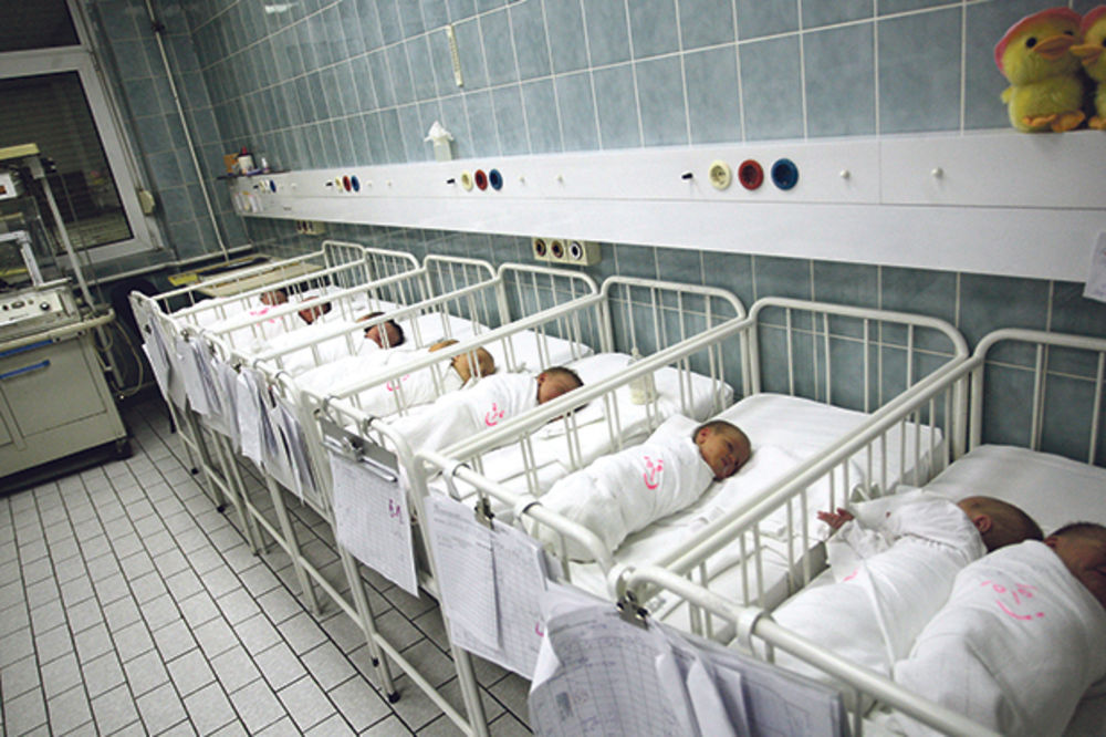 PRAVI BEBI BUM NA VASKRŠNJE PRAZNIKE: Rođeno više od sto beba